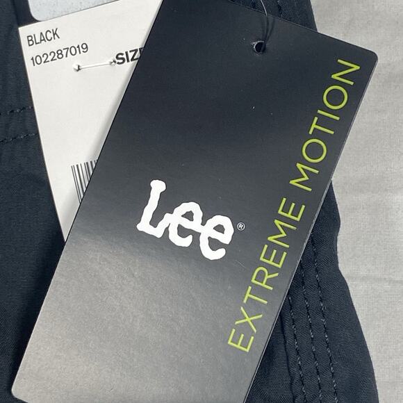 Lee Shorts Mens 46 Cargo Stretch Extreme Motion Flat Front Black Flex NWT - Picture 4 of 8
